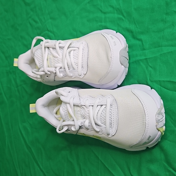 Under Armour W Charged Assert 10 Sneakers - Picture 6 of 7